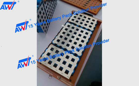 Soldador pneumático Double Side do ponto 18650 32650 HDL6030 2800-3500pcs/Hours 200V 5000A