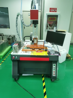 Soldador prismático do ponto de laser do bloco da bateria, equipamento de soldadura automático 1000*80mm do laser